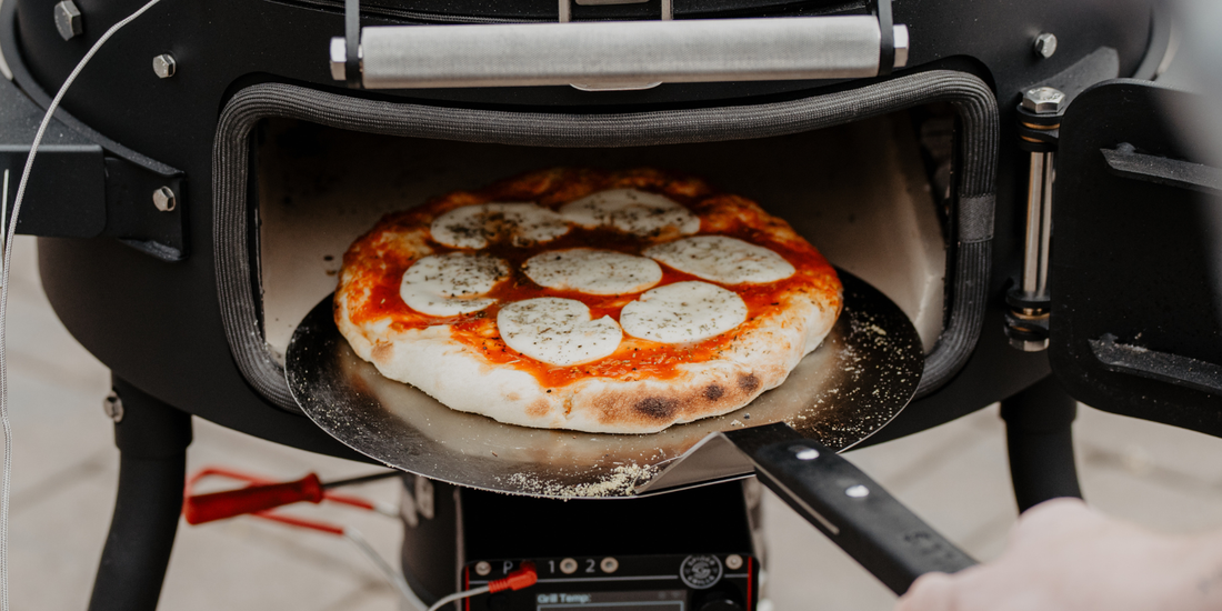 How to Make Wood-Fired Pizza on the Huntsman™ Grill
