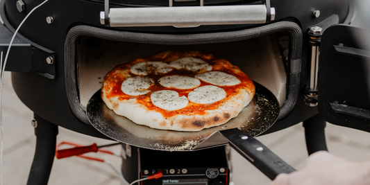 How to Make Wood-Fired Pizza on the Huntsman™ Grill